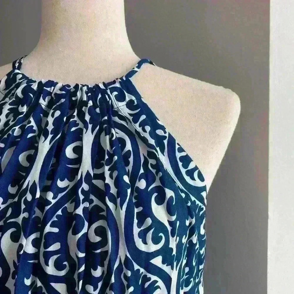 Escapada Halter Dress - Picture 4 of 5